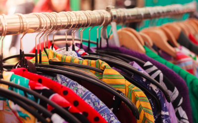 Local hospice offers the chance to buy pre-loved clothes by the kilo!Β